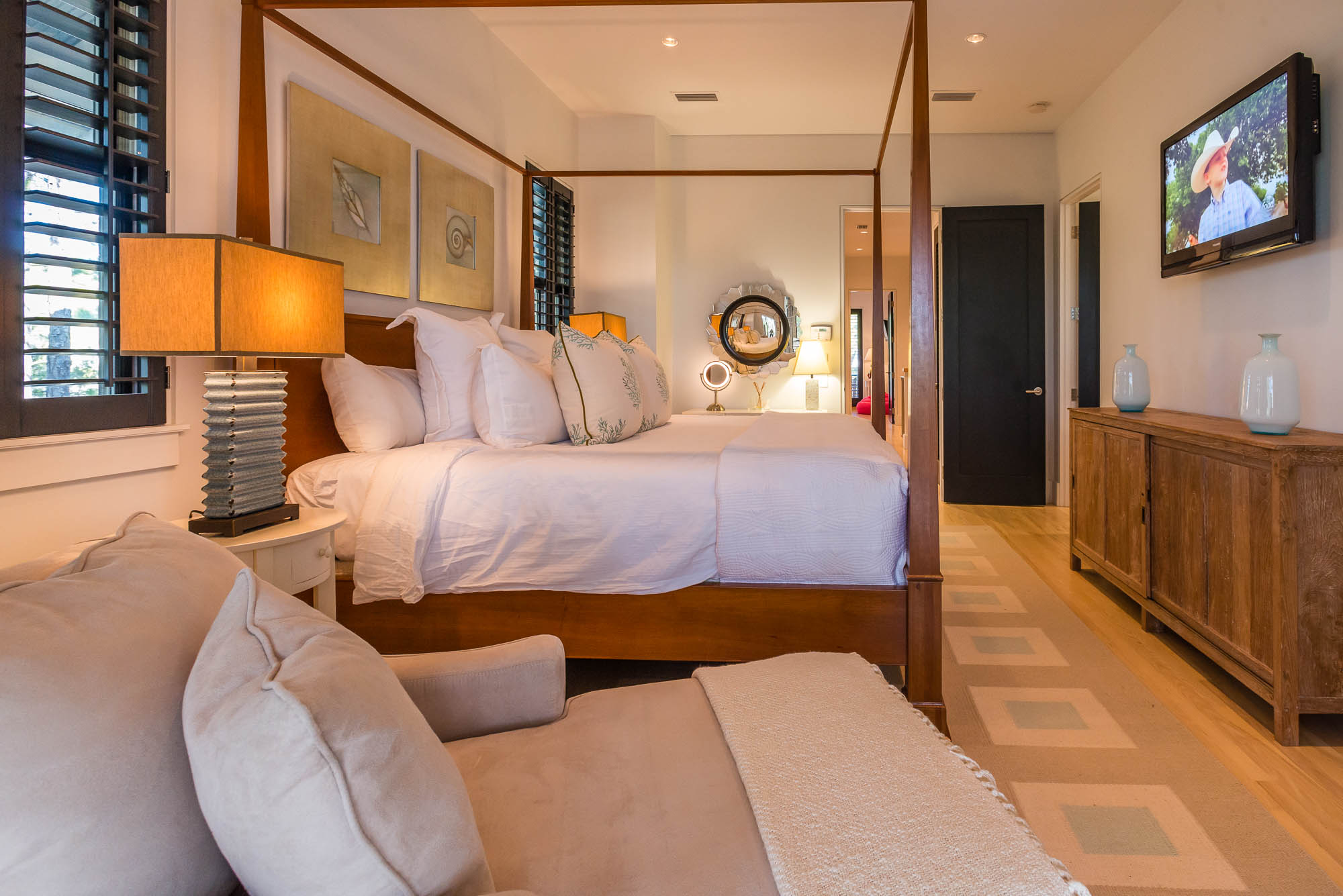 Upscale Vacation Home Walk Bike to Beaches Upscale Vacation Home Walk Bike to Beaches
